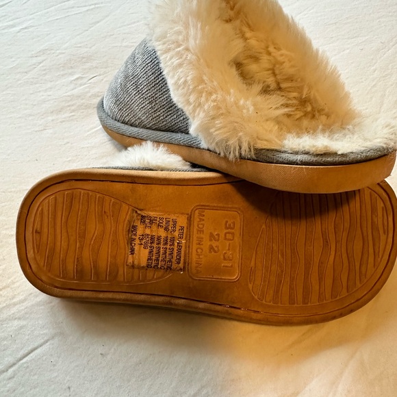 Cosy Kids Slippers - Picture 2 of 2